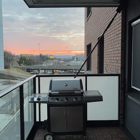 Cozy And Centrally Located With A Sunny Balcony